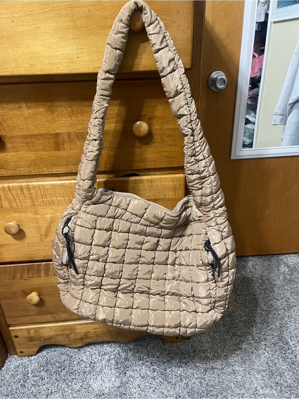 Quilted Shoulder Bag in Beige - Lightweight Everyday Tote
